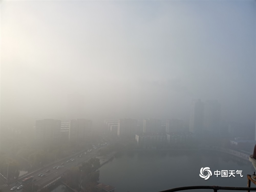 今晨天津大霧鎖城 建筑“隱身”