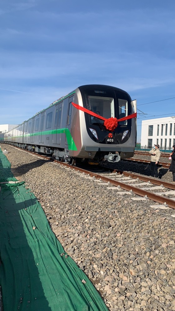 天津地鐵4號(hào)線首列電客車在民航大學(xué)車輛段正式啟動(dòng)調(diào)試