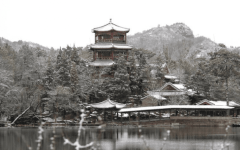 河北承德避暑山莊及周圍寺廟雪景如畫