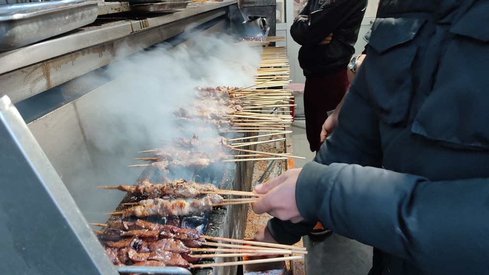 天津和平區(qū)排行第一的新疆羊肉串，便宜又好吃,推薦!