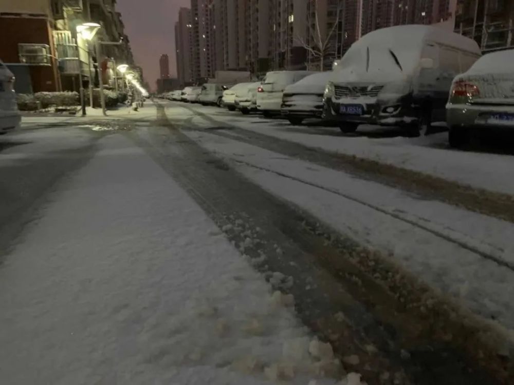 津城“雪”下一夜，今早出門(mén)要小心！