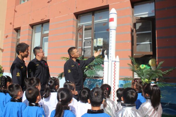 “童”筑航天夢(mèng) 高新區(qū)第一學(xué)校附屬幼兒園師生集體觀看神舟十七號(hào)載人飛船發(fā)射