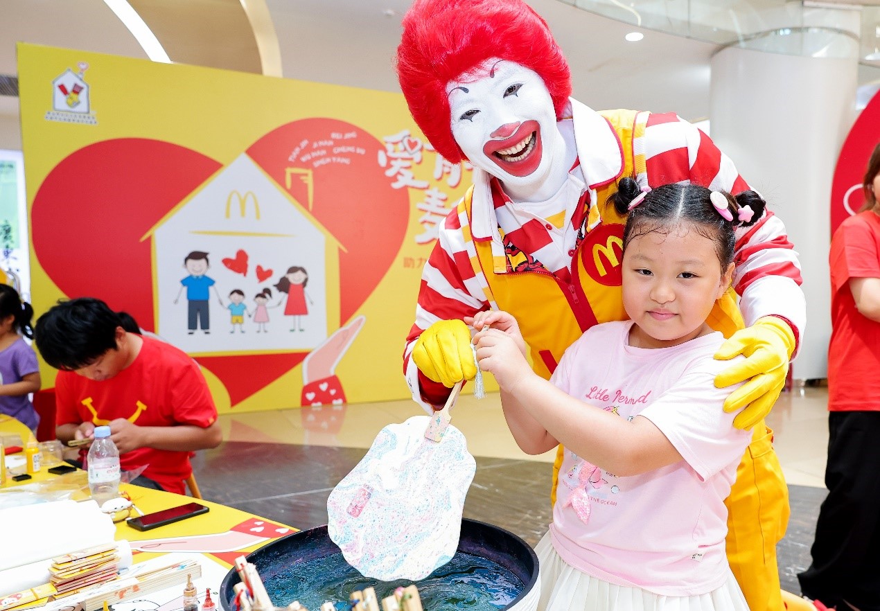 “愛有你我 麥向未來”公益市集再度火熱開市 匯聚溫暖 攜手共筑麥當(dāng)勞叔叔之家